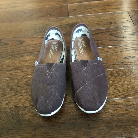 Toms Canvas Shoes - Picture 3 of 8